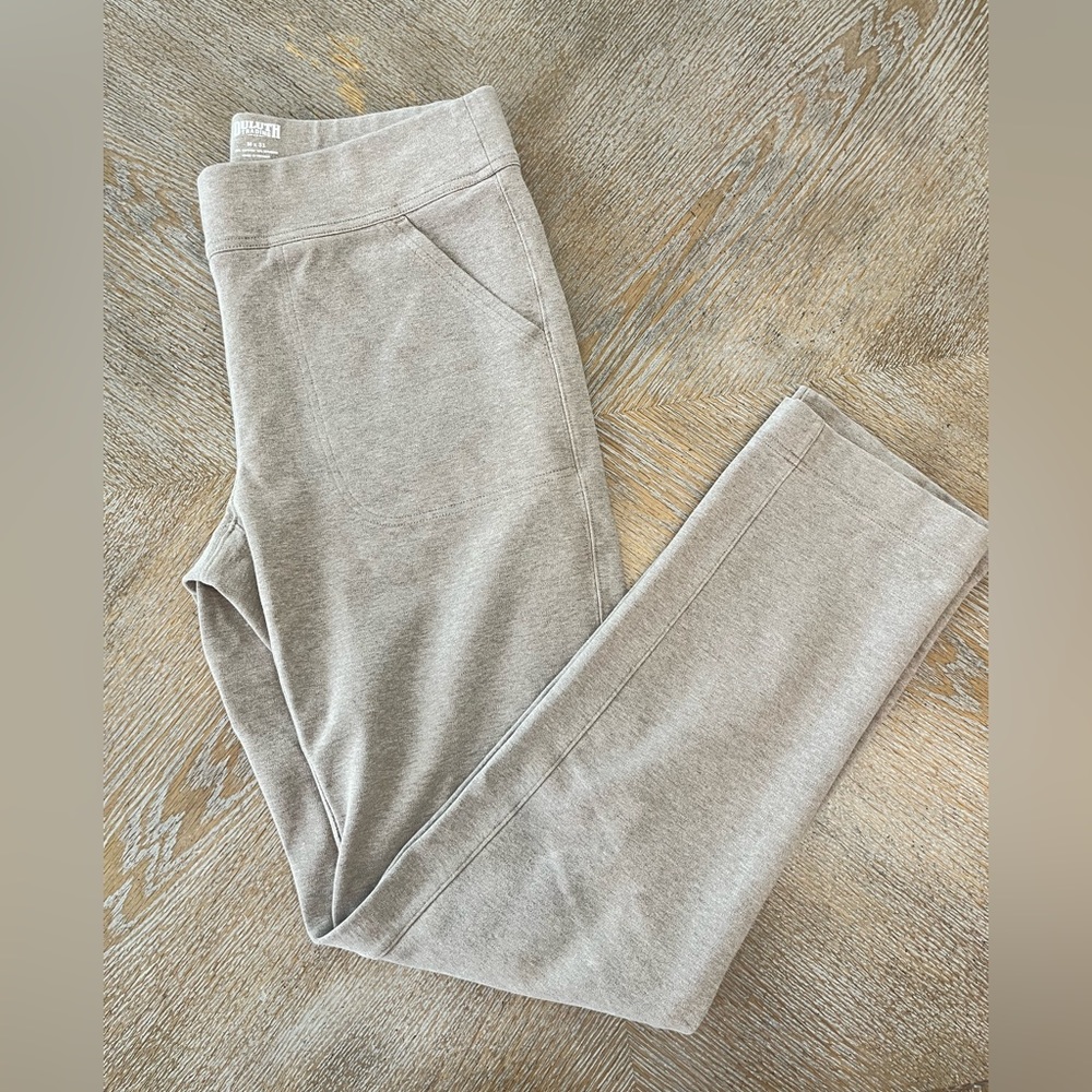 Duluth Trading Co Womens Pants Sz Mx31 Beige Straight Leg pull on pockets.